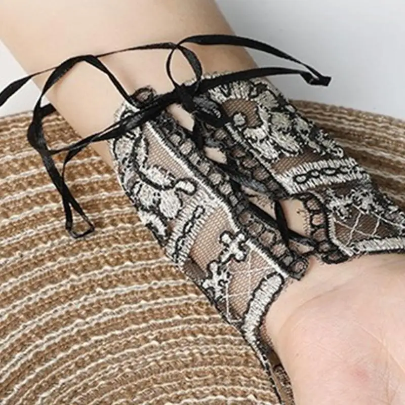 39BD-Handschuhe, handgefertigt, Braut-/Hochzeitshandschuh, Stickerei, Spitzenarmband und verstellbares Seil – Detail 4