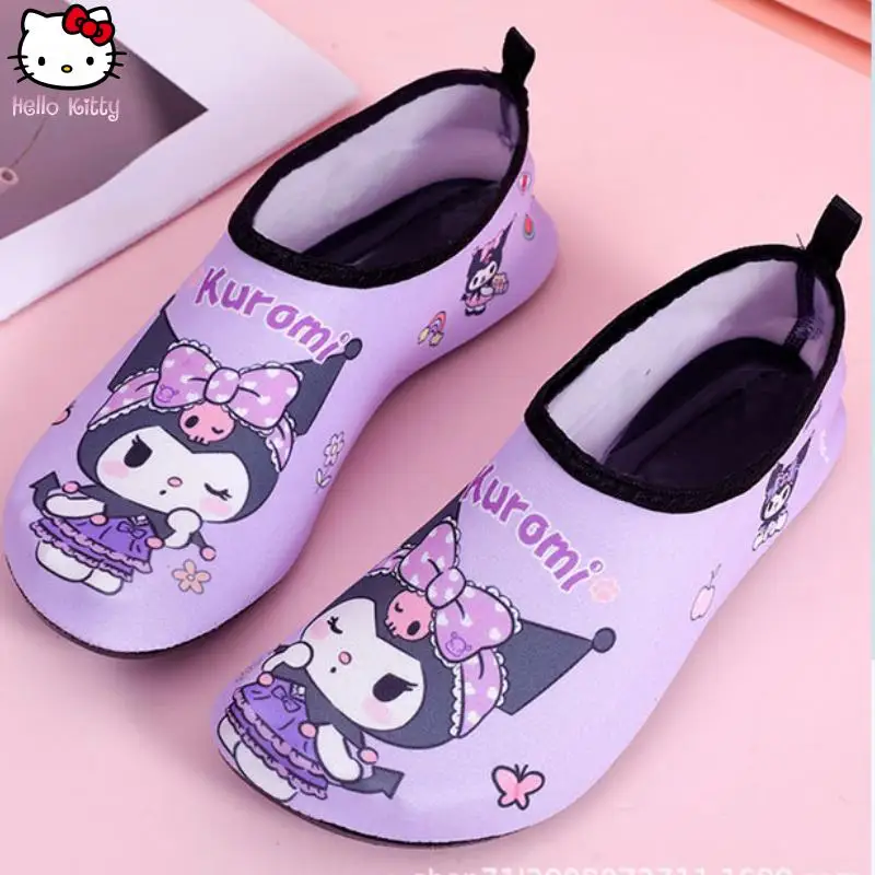 

Sanrio Kids Kawaii Beach Shoes Kuromi Модная обувь для дайвинга с героями мультфильмов, обувь для плавания на мягкой подошве, быстросохнущая напольная обувь для девочек