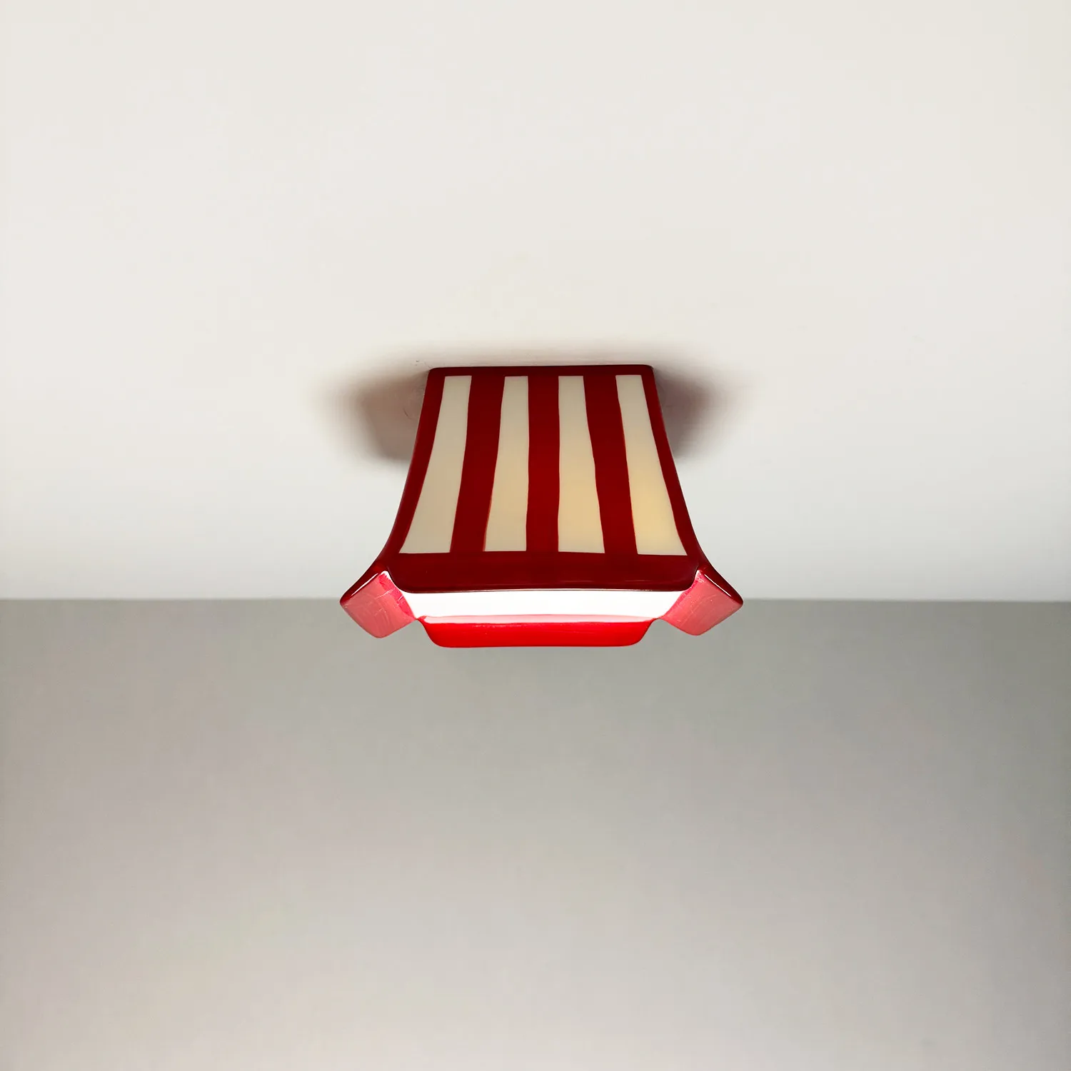 

Квадратный допамин, креативный встроенный красный попкорн, ведро, трубка, светильник, прожектор, декоративный светильник, художественный входной светильник