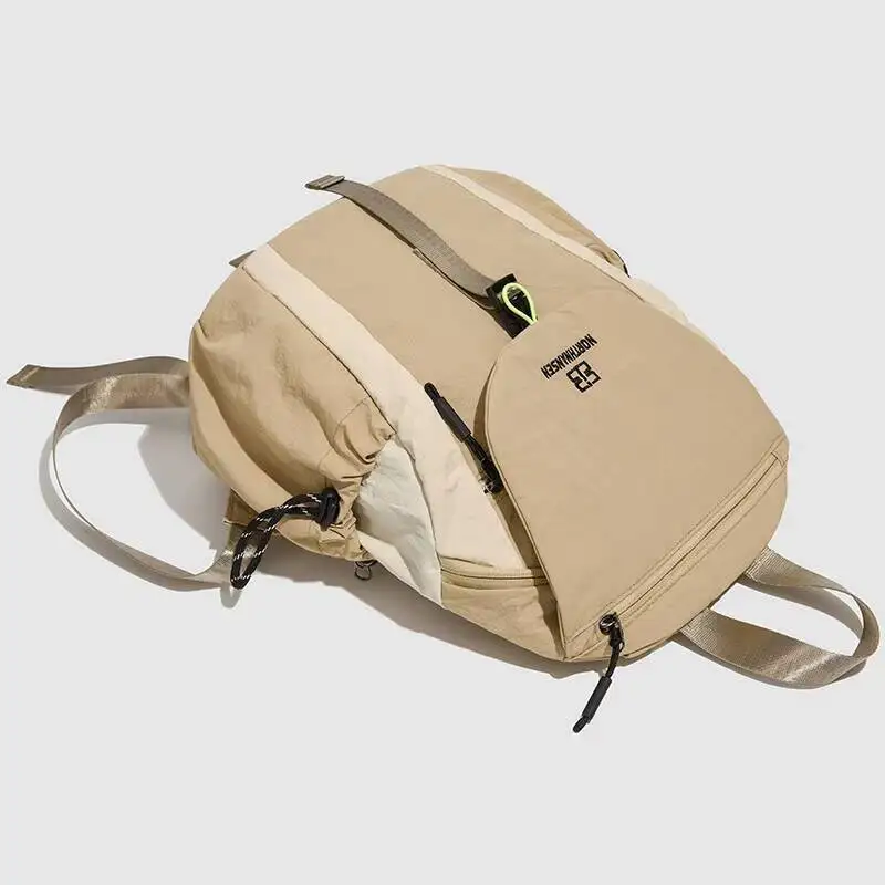 남성 여성을 위한 여러 개의 주머니가 있는 소형 초경량 하이킹 배낭 성인용 체크 무늬 방수 캐주얼 데이팩 하이킹