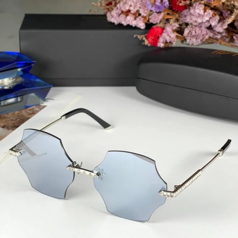 

TITANIUM Brands Irregular Rimless Diamond-Embedded Women's Sunglasses - High-Quality UV Protection Fashion Shades