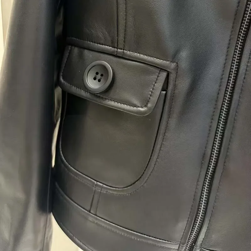 سترة من الجلد الطبيعي بياقة مقلوبة ملابس قصيرة الطول من جلد الغنم الناعم والحساس معطف نسائي للربيع والخريف