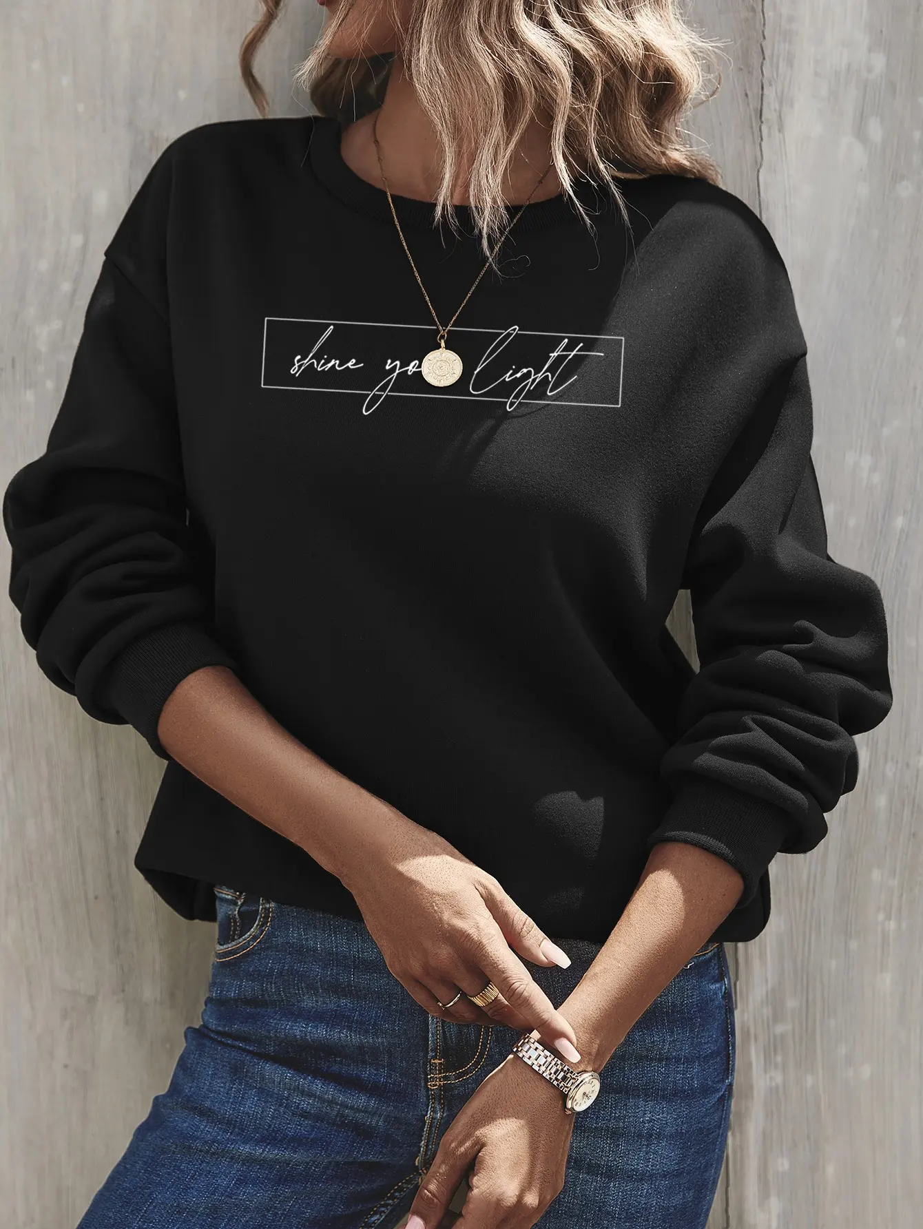 2024 new autumn and winter letter printed round neck pullover casual fit long-sleeved sweatshirt for women