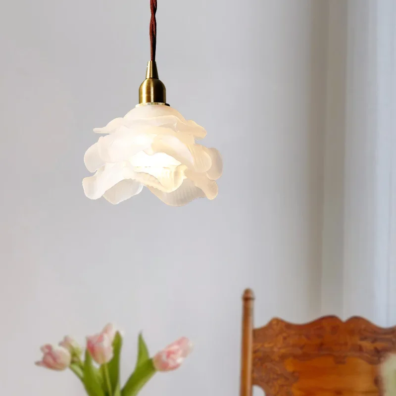 French Cream Flower Pendant Lights For Restaurant Retro Pendant Light Window Romantic Balcony Bedside Lamp Hanging Lamp Fixtures