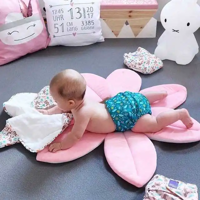 

Luxembourg Flower Baby Bath Cuion Newborn Bath Mat Foldable Bath Pad Cartoon Animation Pattern Winter Season Pear ape