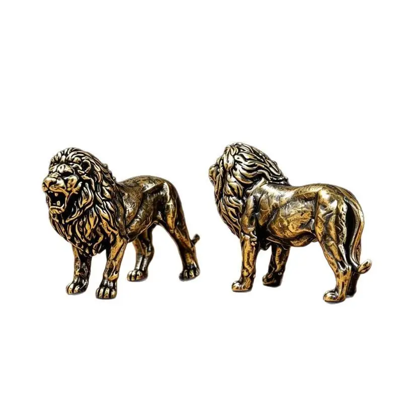Messing-Löwenfigur mit Vintage-Antik-Finish und exquisiten Schnitzereien zur Dekoration von Schreibtischen im Büro oder zu Hause. – Detail 6