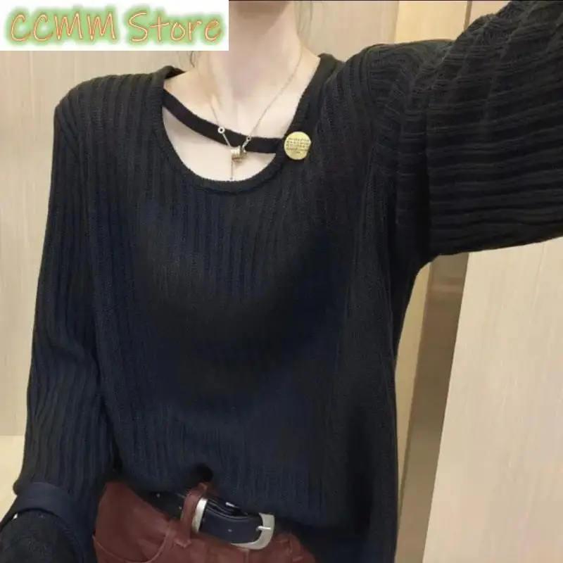 New Simple Temperament Versatile O-neck Color Matching Sweater Women Autumn Winter Design Sense Button Fashion Casual Knit Top