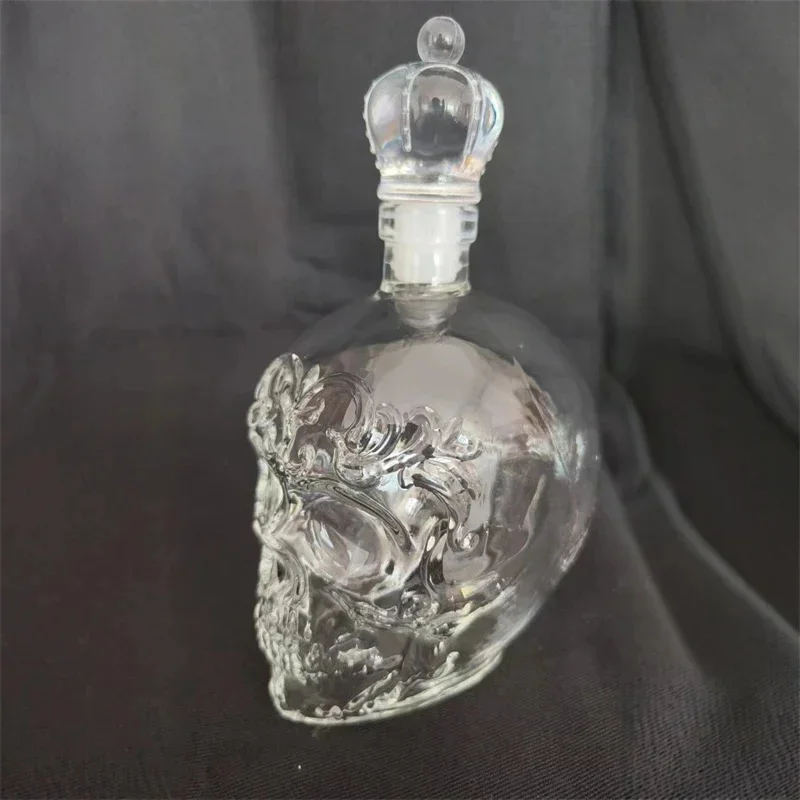 Skull Whiskey Decanter 750ml Gothic Crystal Bar Centerpiece Table Decor Home Display For Men For Couples Halloween Gift