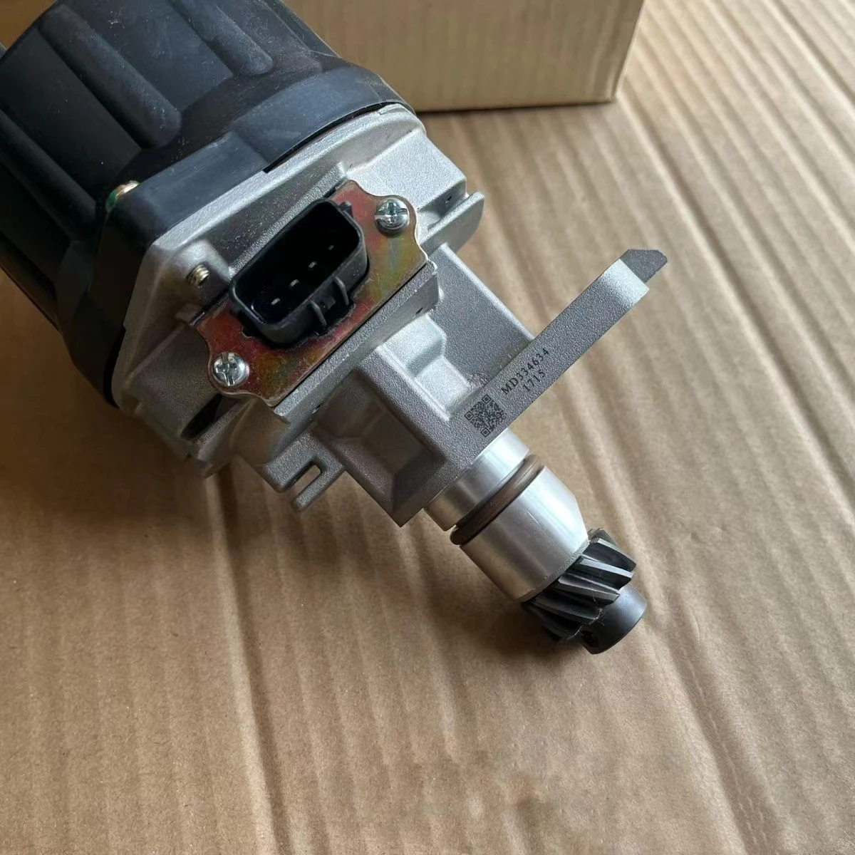 Ignition Distributor For Mitsubishi Pajero NK 3.0 V6 6G72 12V MD334634