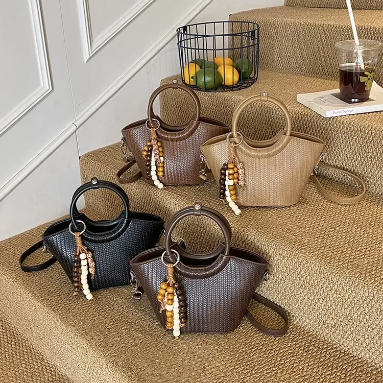 

2025 New 2520 Fashion Simple Niche Design Tote Bag Versatile Casual Temperament High Sense Shoulder Bag