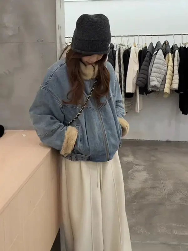 

Ретро-модный свободный джинсовый укороченный жакет: уникальный, очень милый топ для миниатюрных фигур. Женская повседневная одежда Осень 2025.