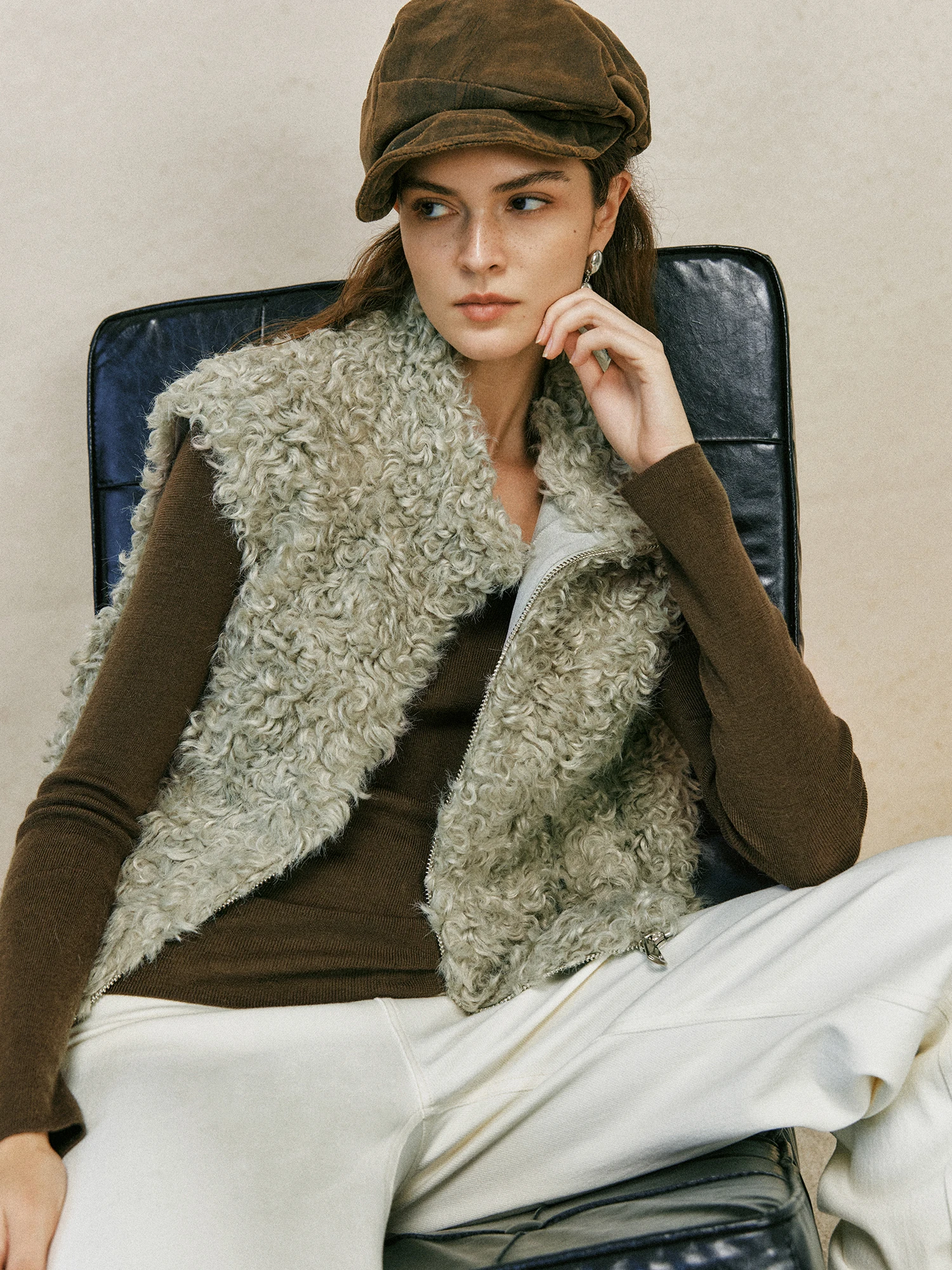 Eco-Friendly Fur And Leather Vest High-End Woolen Lamb Fur Fur Vest Versatile Warmth for All Body Types Fake Fur Skin Integrated