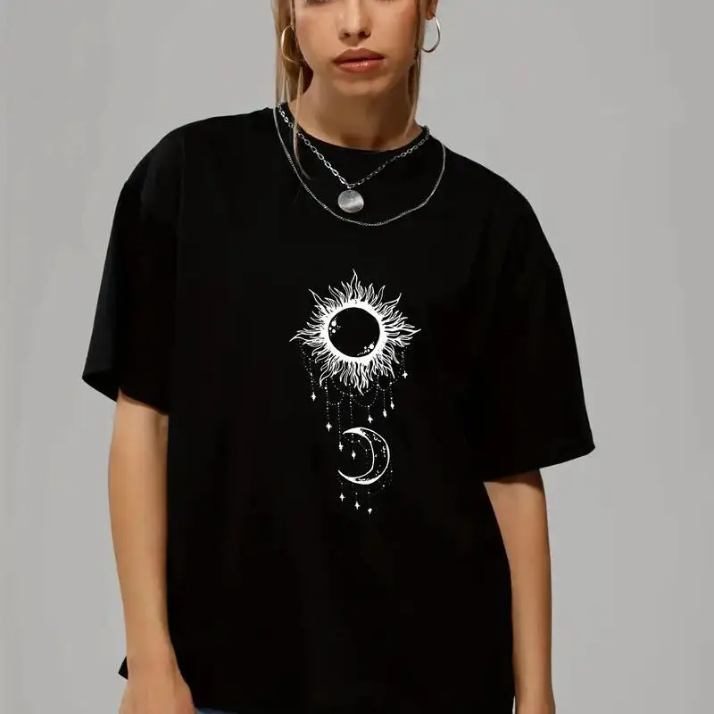 

European and American Fashion Large-sized Round-neck Casual Loose Short-sleeved T-shirt with Moon and Star Prints for Women