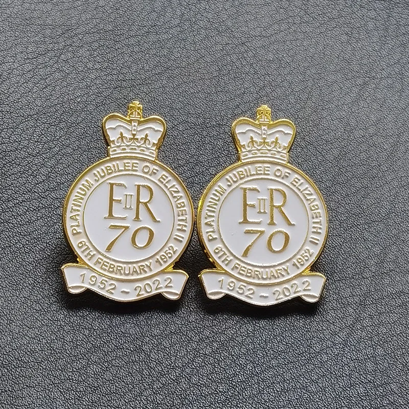 Gold-plated Brooch Badge of Queen Elizabeth II of The United Kingdom