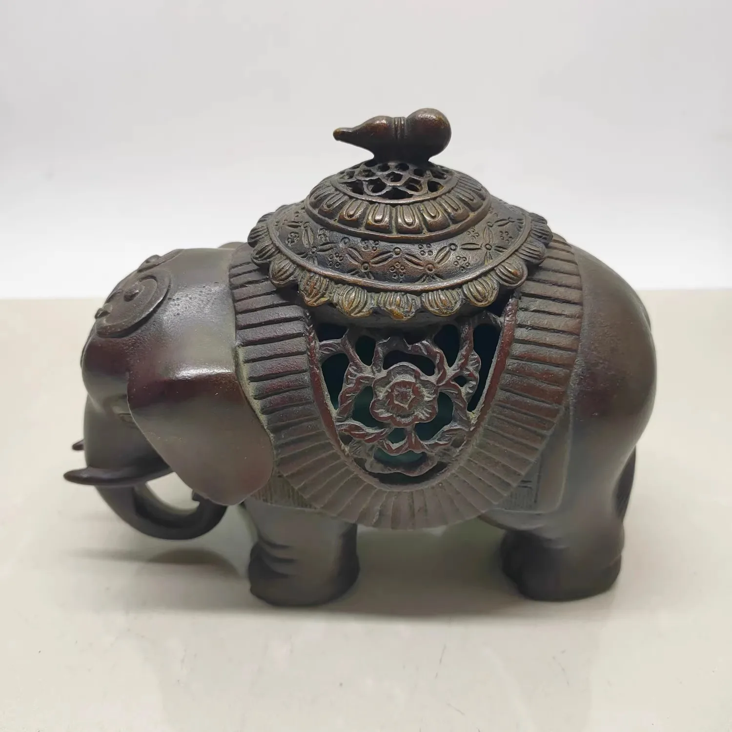 

Old Chinese Dynasty Palace Bronze Censer Elephant Statue Incense Burners Wealth