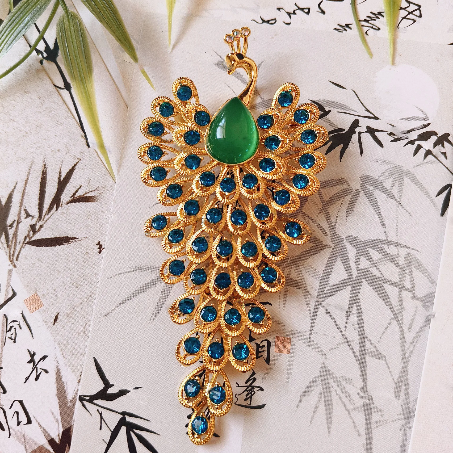 Broche de pavão calcedônia nat - Ethnic Fashion Model avaliação e preço