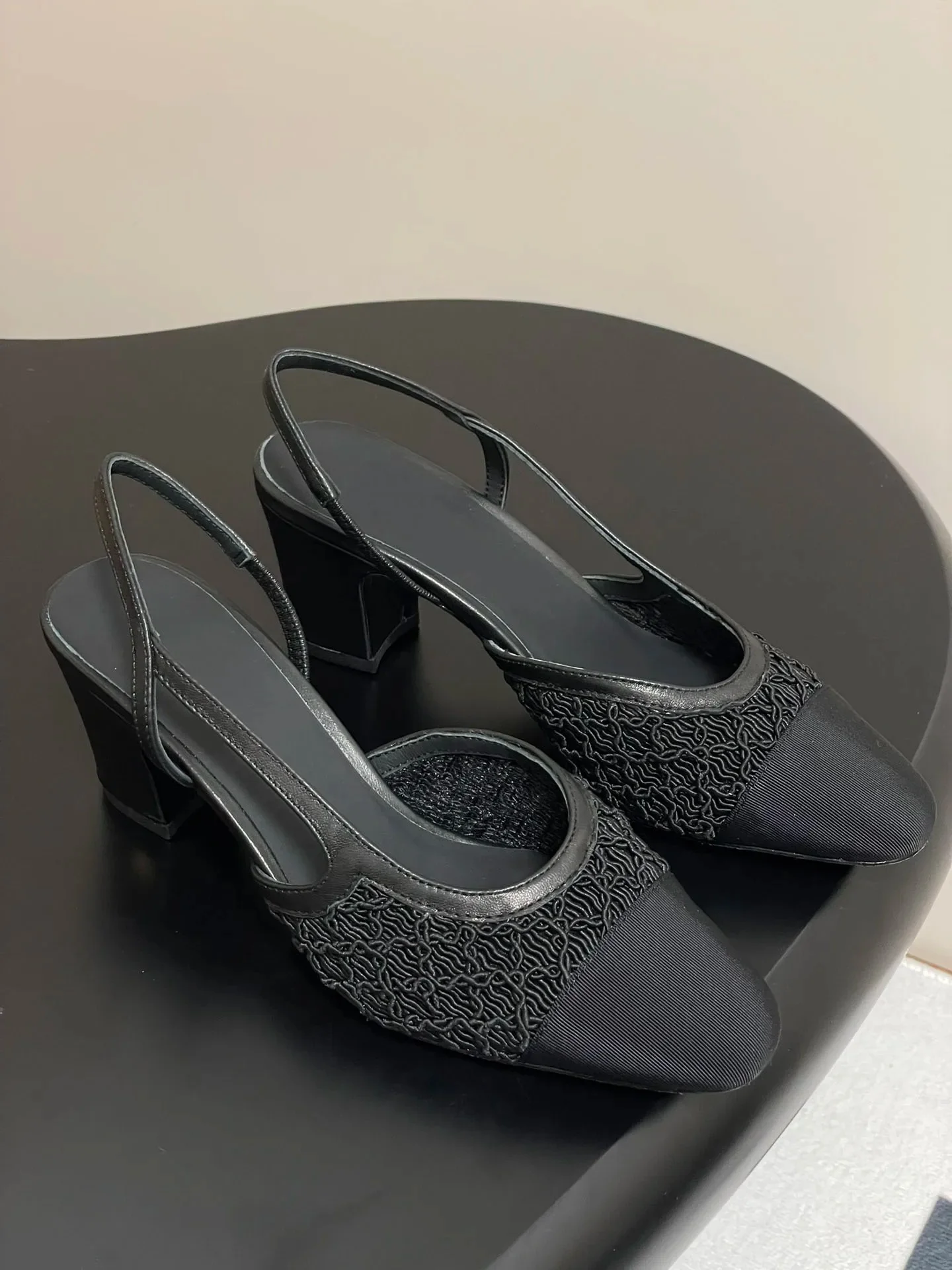 Sepatu Wanita Slingback Jaring Berenda