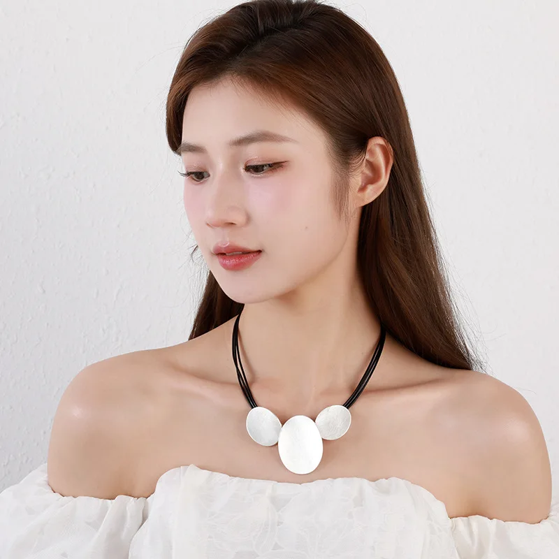 قلادة جديدة أوروبية وأمريكية متعددة الاستخدامات على الموضة قلادة هندسية مصقولة قصيرة URL بسيطة للنساء يهودي