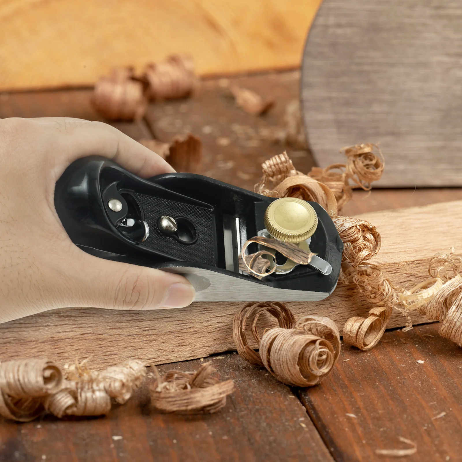 

Wood Planer Carbon Steel Mini Hand Planer with Adjustable Cutting Depth Design Universal Woodworking Tool for Trimming Polishing