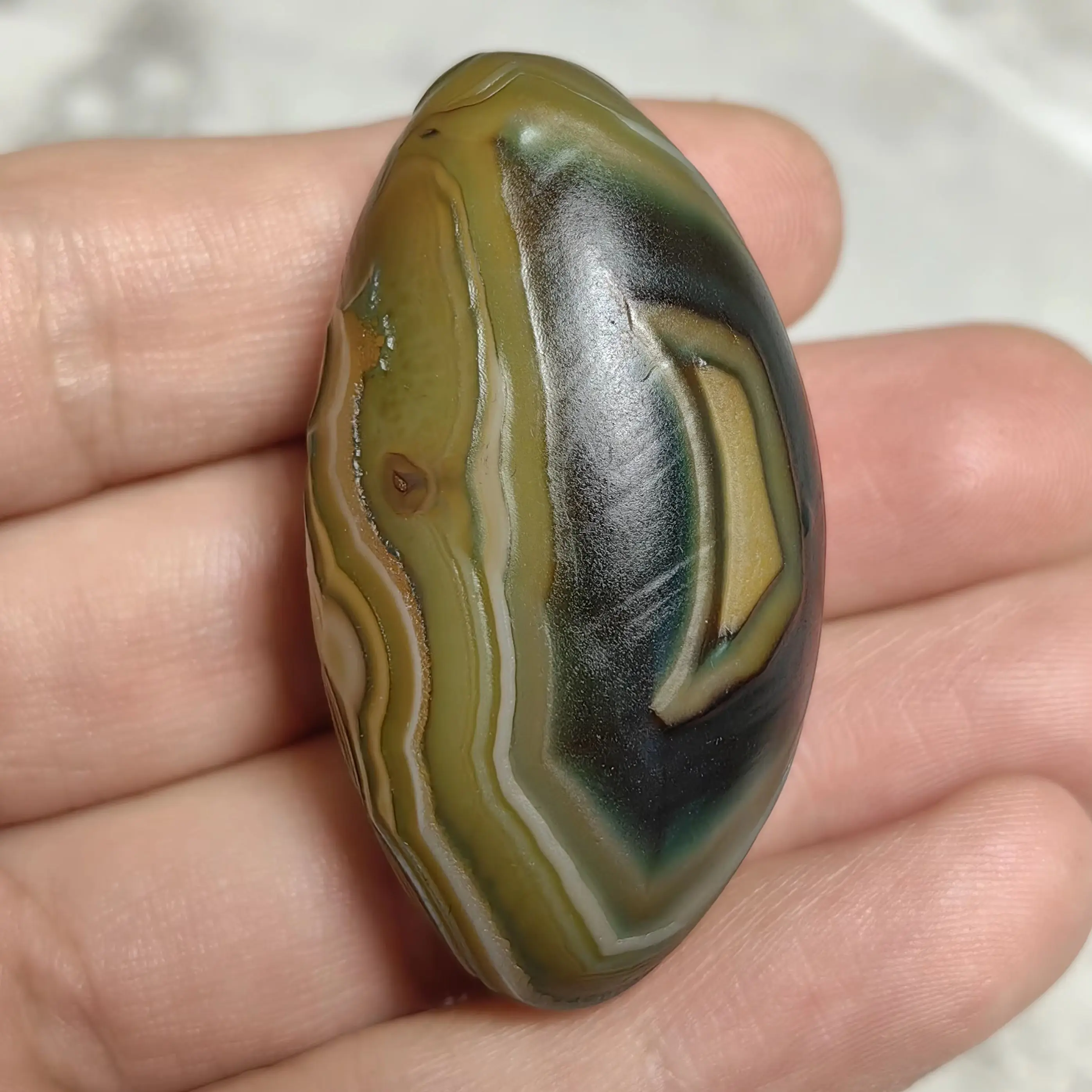 Natural Gobi Flower Eye Agate Palm Stone for Stress Relief, Reiki Meditation, Ward Off Evil Amulet, Worry Stone Home Decor