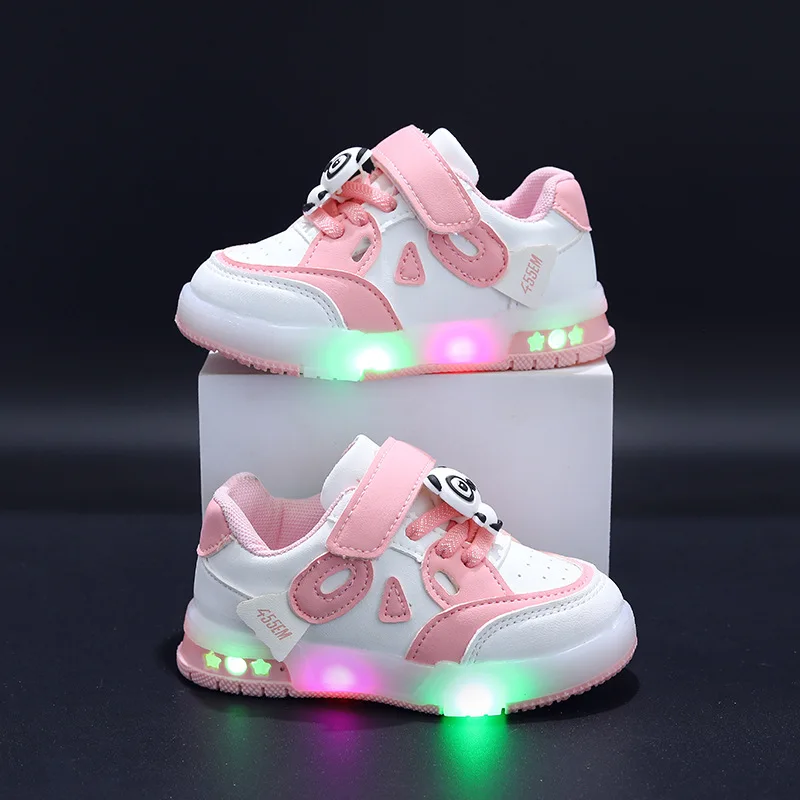 Scarpe casual per bambini Cartoon LED Scarpe da tavolo basse per bambini Scarpe da ginnastica leggere lucide per ragazze Scarpe da ginnastica