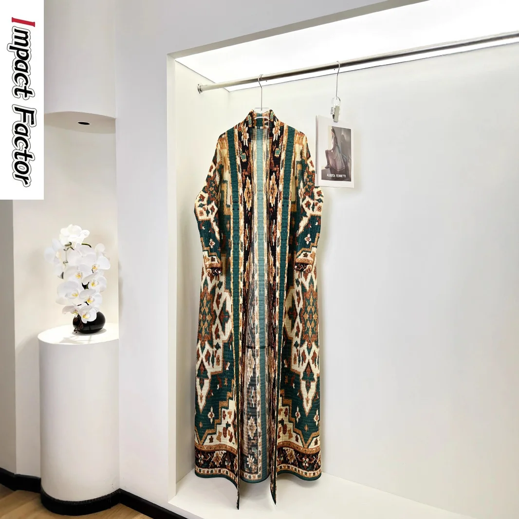 

2025 New Literary and Retro Style Niche Design Sense Geometric Pattern Printing Loose Long-sleeved Robe Jacket Women