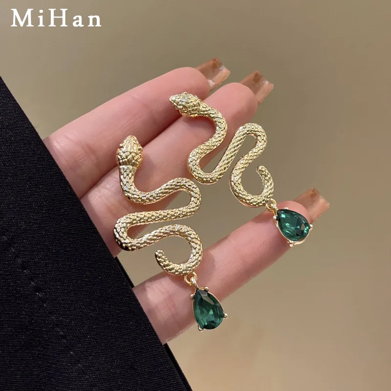 Trendy Jewelry 925 Silver Needle Exaggerate Snake Earrings Personality Metal Green Glass Earrings for Women Party Gifts