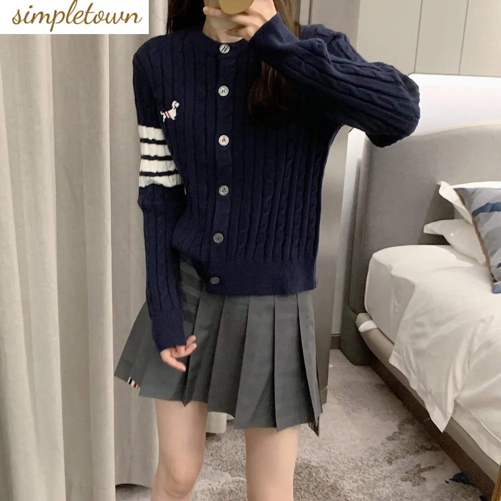 

Round Neck Embroidered Knitted Cardigan Women's Spring and Autumn Korean Version Sweet Four Bar Long Sleeved Top