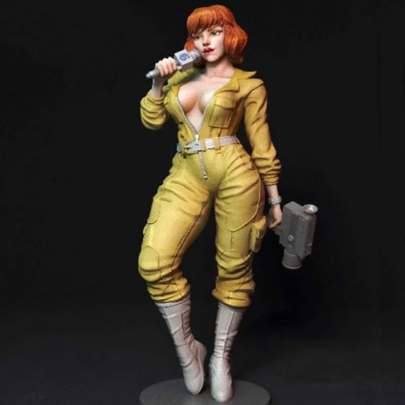 

1/24 75mm 1/18 100mm Resin Model Kits Figurine Female Reporter Unpainted No Color RW-255