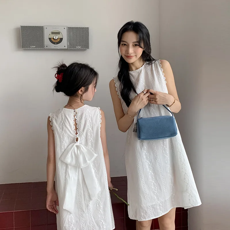 

2026 Summer Mommy And Me Dresses White Lace Embroidery A-Line Dress With Big Bow Back For Mom And Daughter Sleeveless Dress
