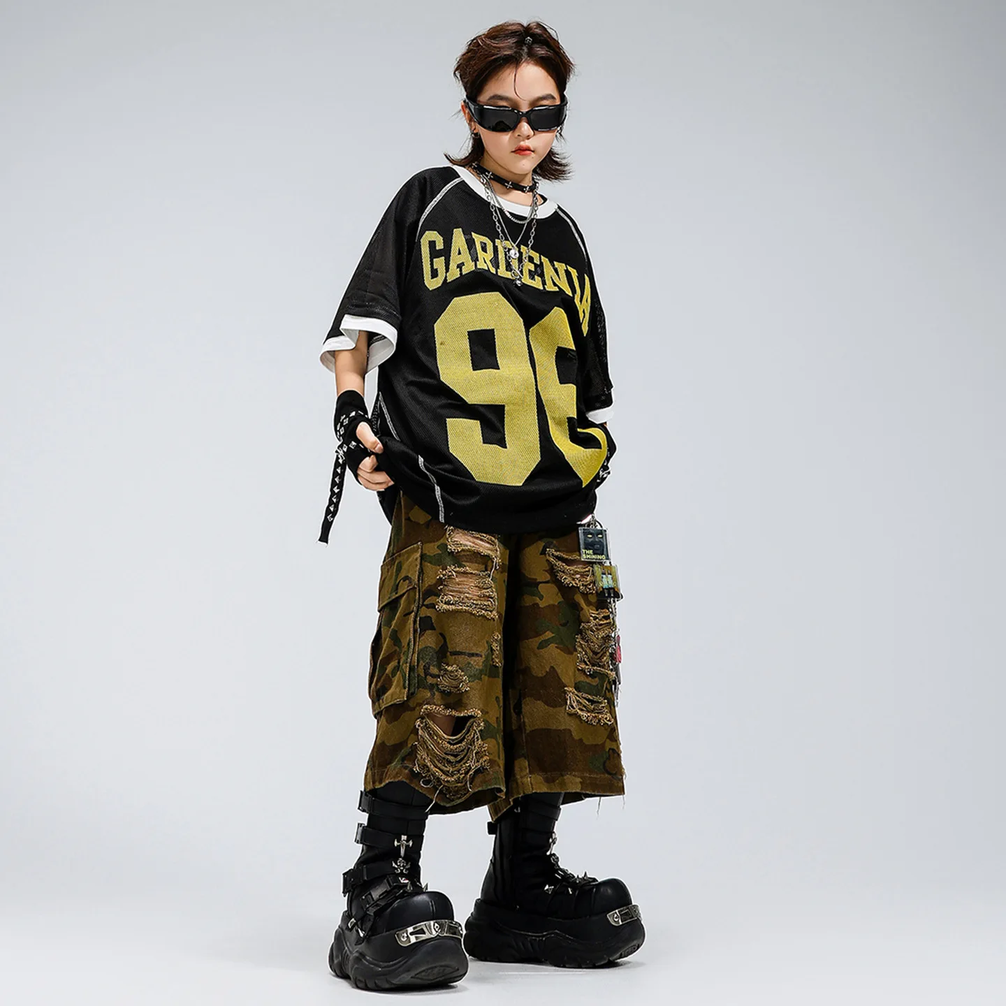 

Kid Hip Hop Clothing Black Letters Net Soccer T Shirt Camo Ripped Cargo Shorts Middle Pants for Girl Boy Dance Costumes Clothes