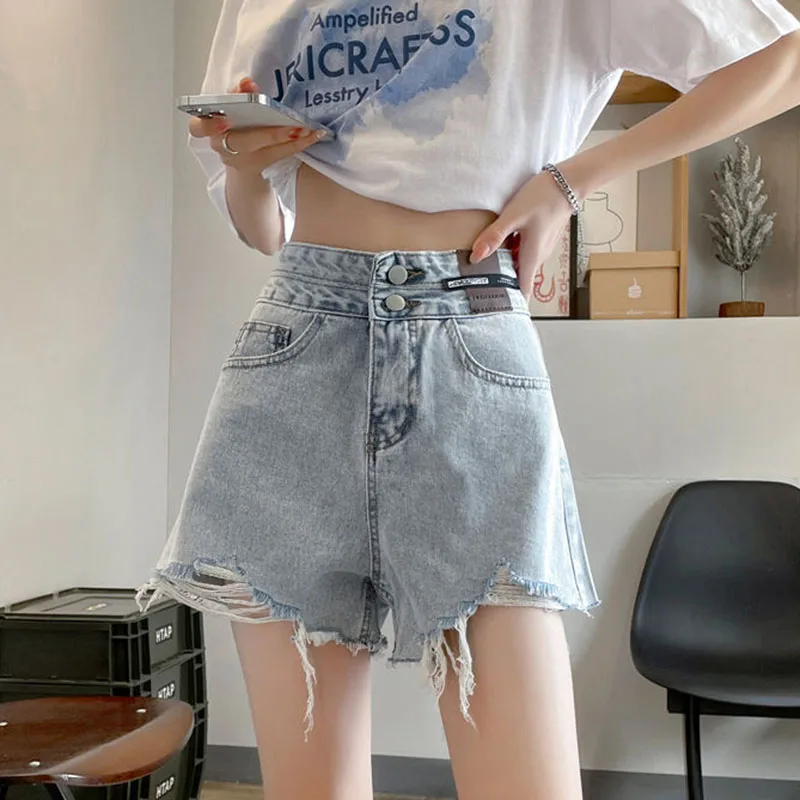 

High Waist 2 Buttons Wide Leg Shorts Female Vintage Hole Tassel Baggy Denim Shorts Woman 2024 New Fashion Wild Jean Short Pants