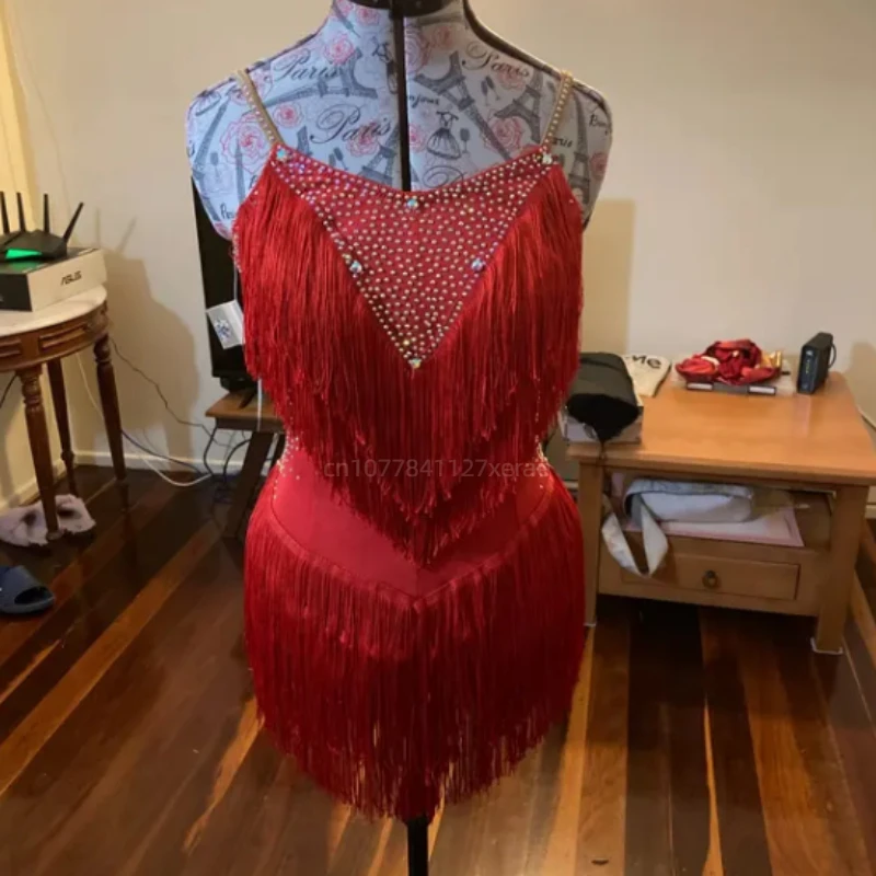 

Новый наряд для соревнований по латинским танцам, сексуальная женская юбка с бахромой и открытой спиной и бриллиантами для похудения
