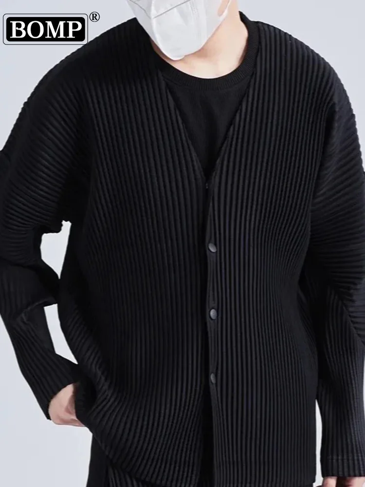 [BOMP] 2024 Autumn Men Pleated V-neck Cardigan Jacket Autumn Casual Texture Men's Collarless New Fashion