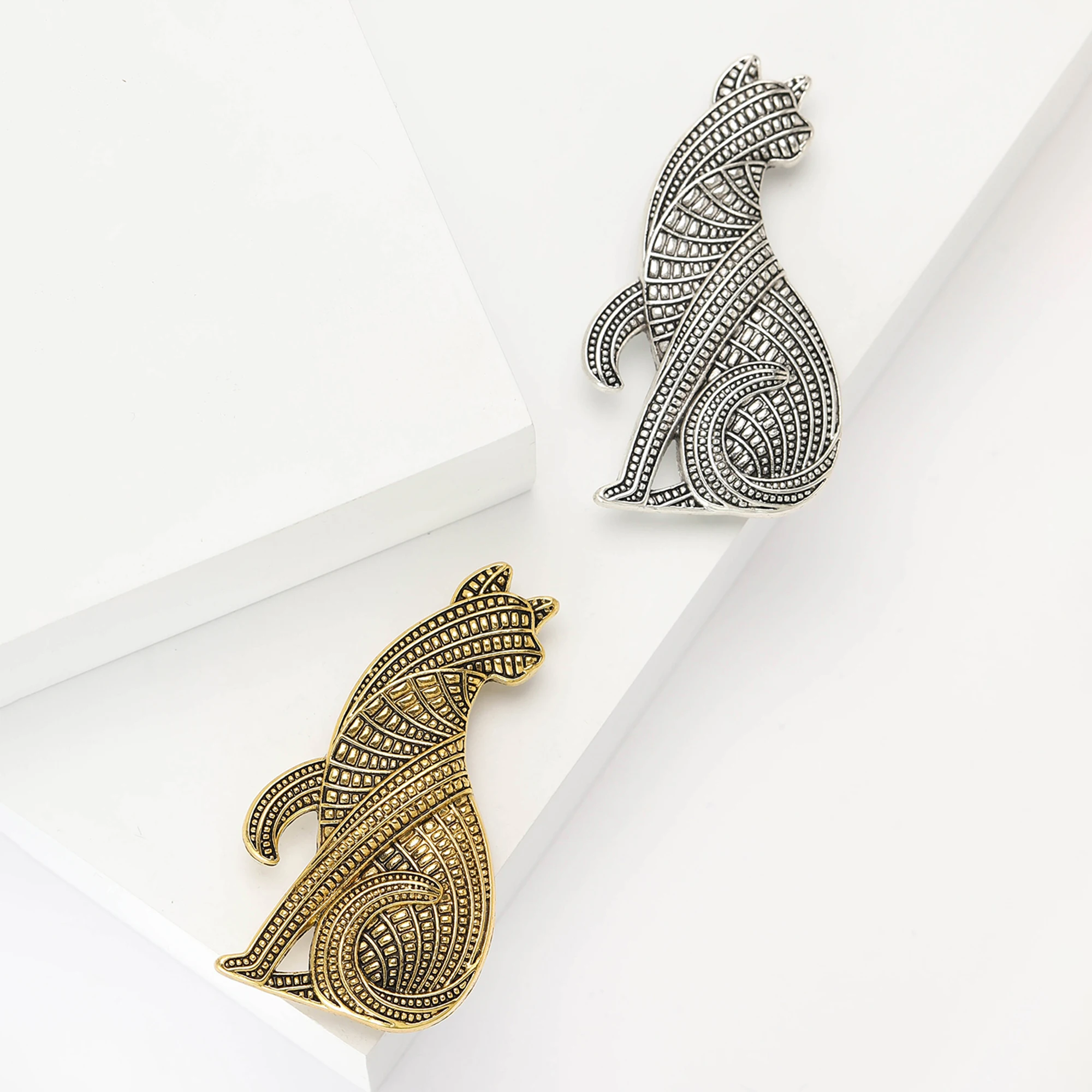 Enamel Cat Brooches for Women Unisex Animal Pins Persian cats Lapel Pin Banquet Party Backpack Gifts Jewelry Accessories
