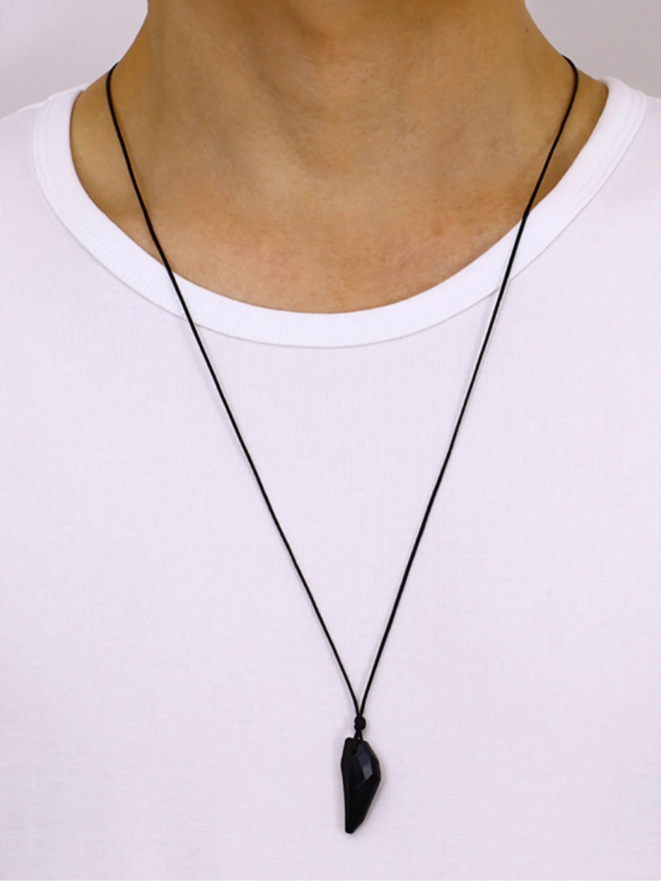 1 men\'s fashionable and minimalist small pendant necklace for daily wear and travel accessories