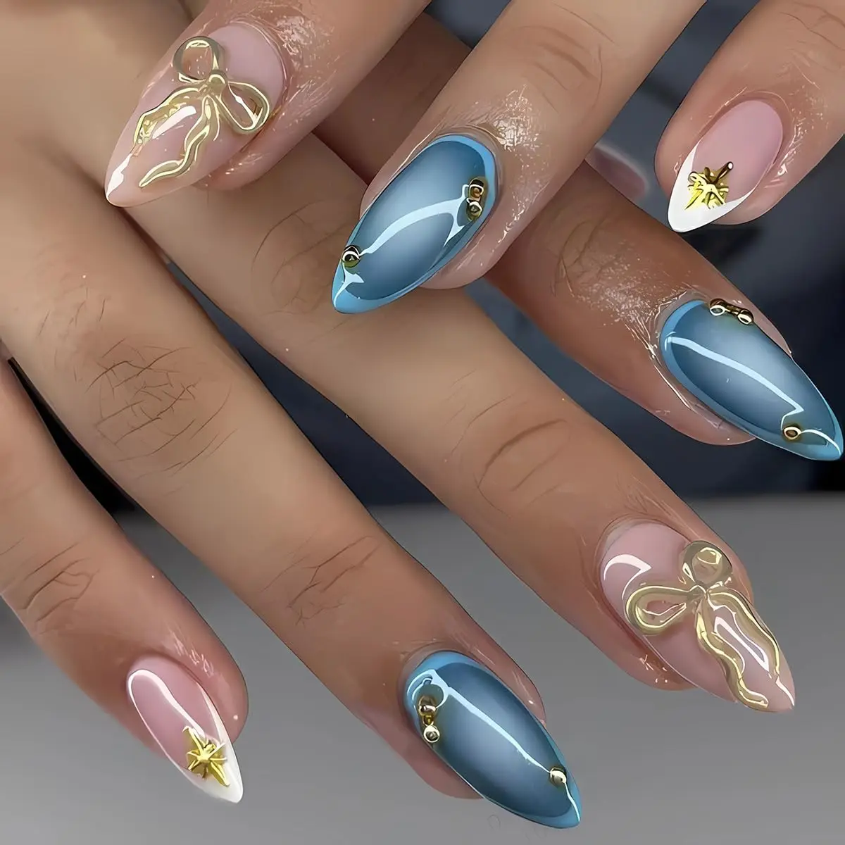 Y2K 10 STKS 3D Gouden Boog Spijkeren Gladde Blauwe Nep Nagel Medium Amandel Nep Nagel met Ster Ontwerp Witte Franse Puntige Nagel