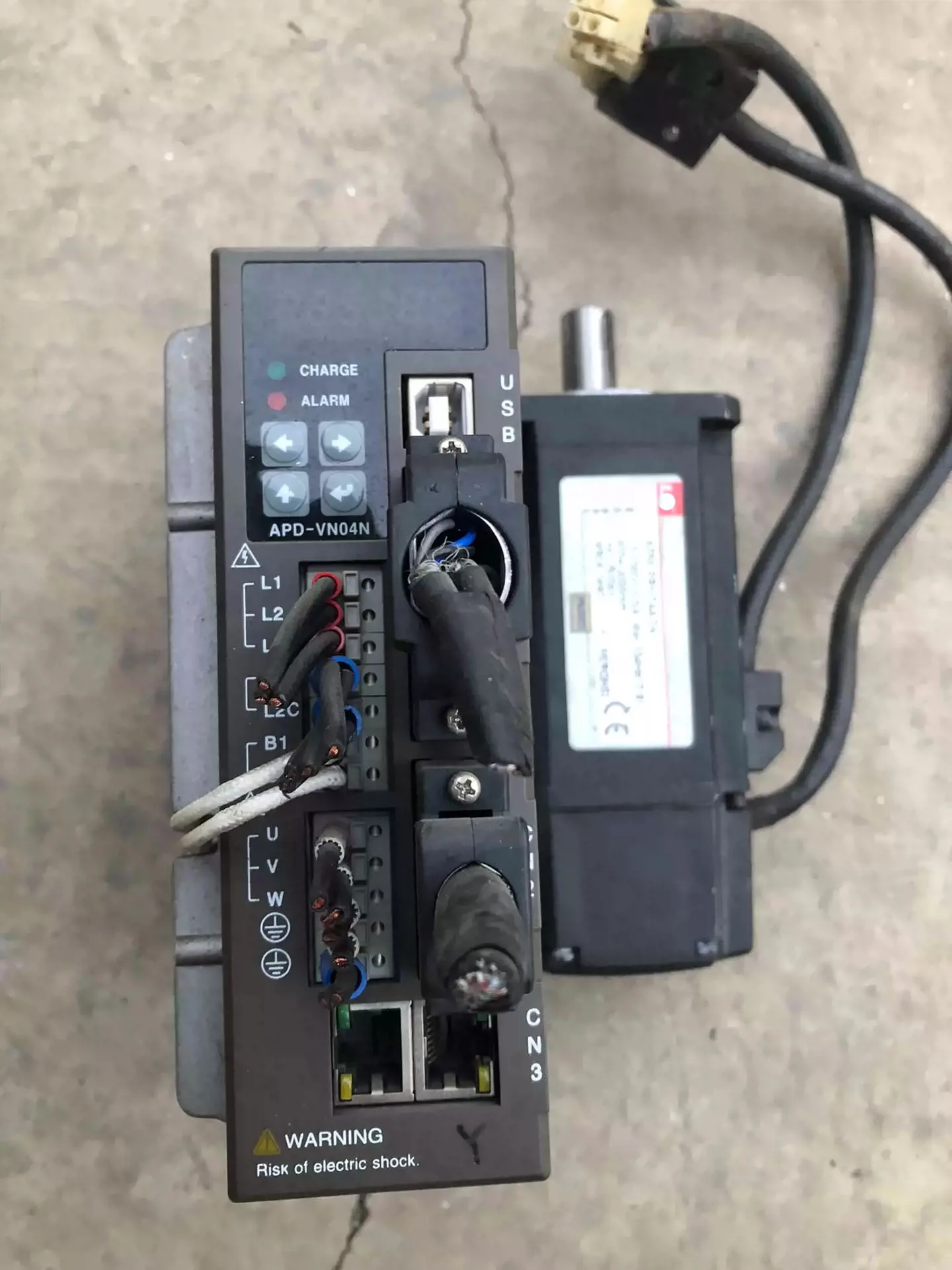 APD-VN04N APM-SBN04ADK Серводвигатель для LS