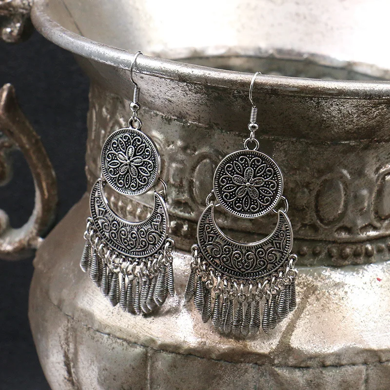 Ethnic Gold Color Geometric Tassel Earrings for Women Vintage Round Flower Pattern Piercing Earring Fashion Indian Jewelry
