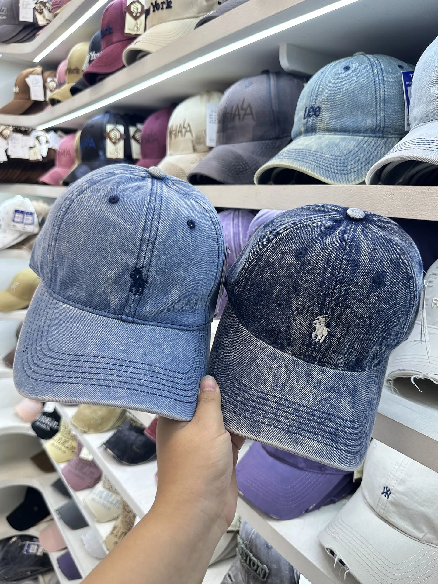 

Женская бейсболка Four Seasons Denim Washed Old Soft Top The Same Peaked Caps универсально и показает маленькое лицо
