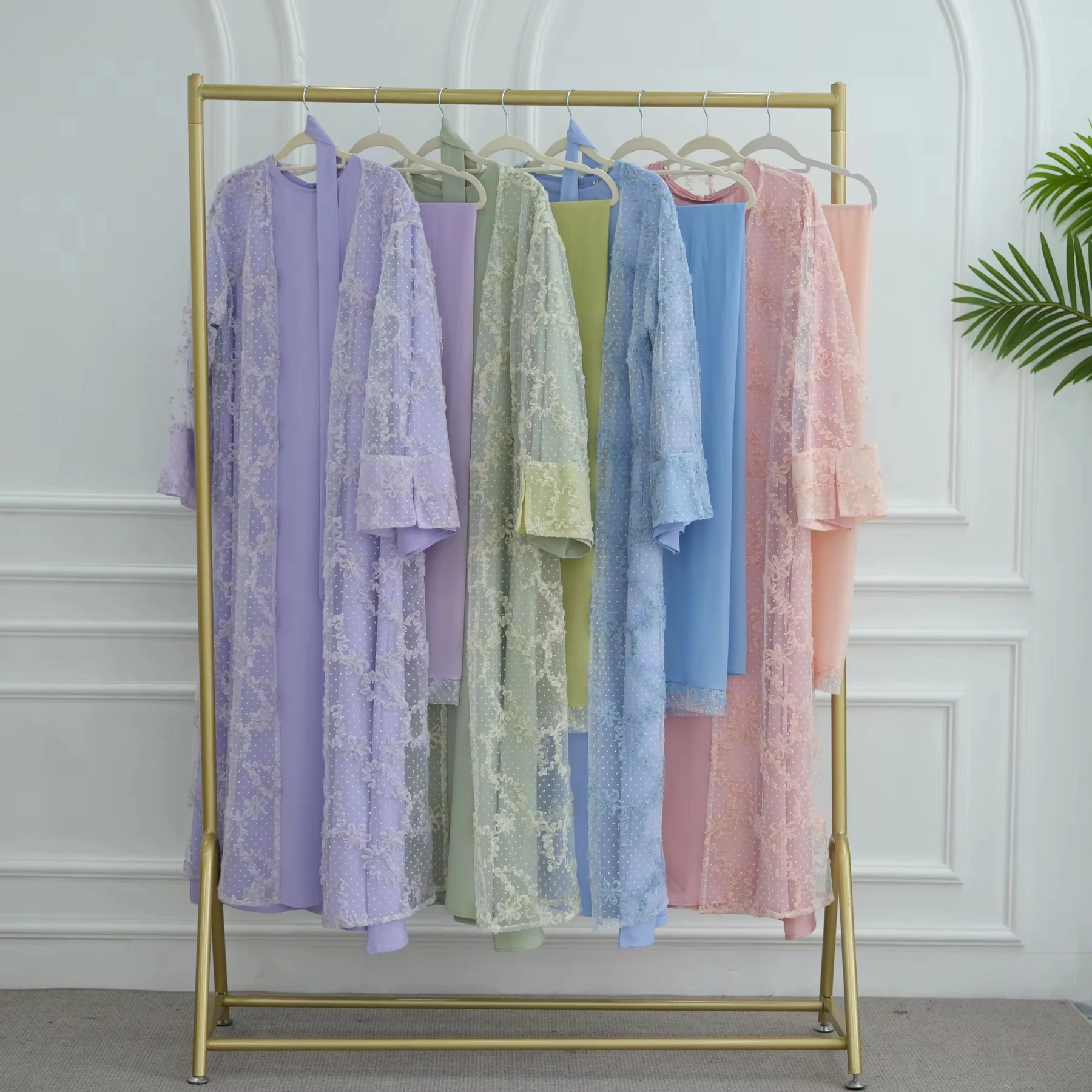 

Uni New Abaya Dubai Lace Textured Floral Muslim Abaya 3 Piece Set Islamic Clothing Women Modest Abaya with Inner Dress and Hijab