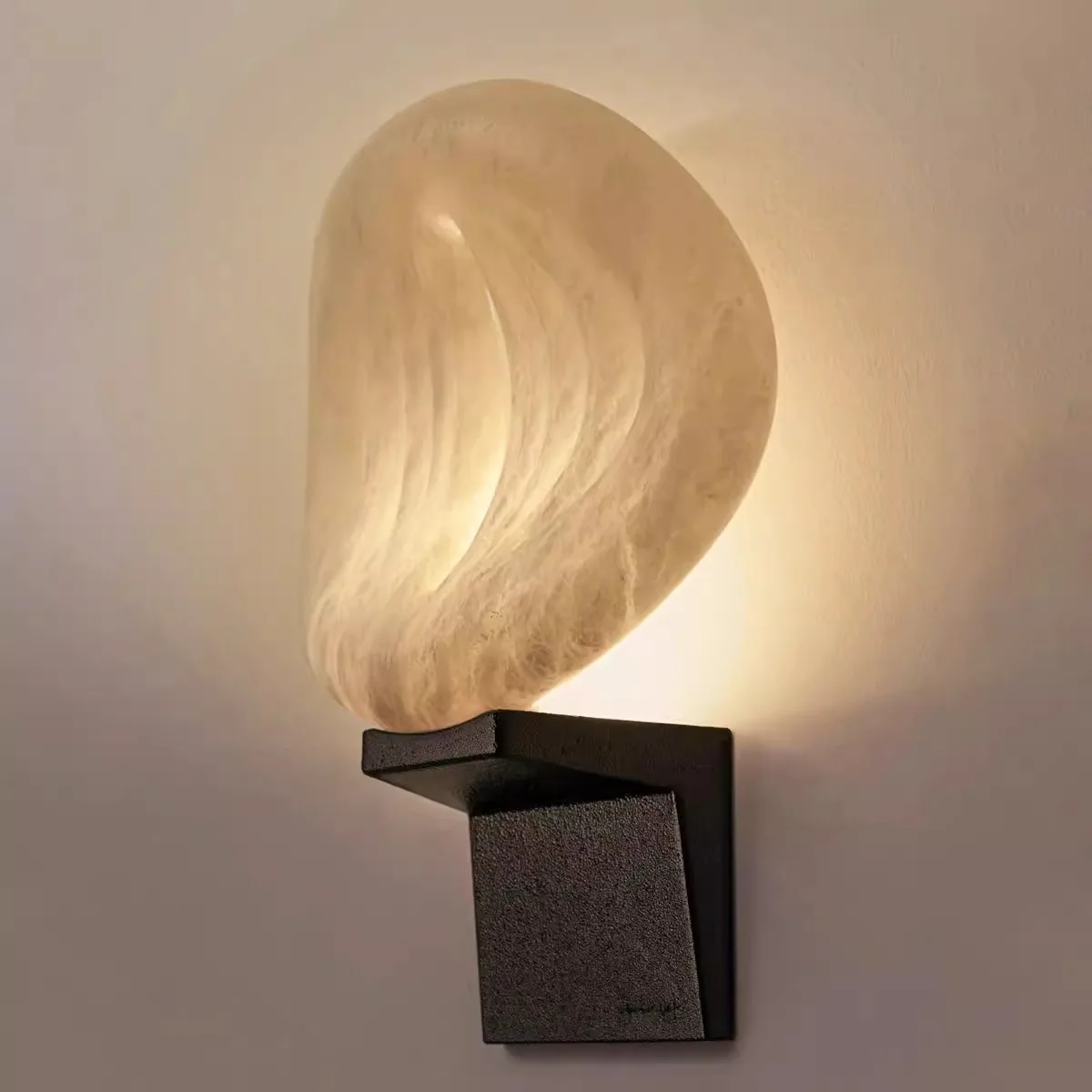 

Vintage Italian Style Villa Hotel Creative Black Iron Wall Lamp Natural Marble Bedroom Bedside Wall Lamp