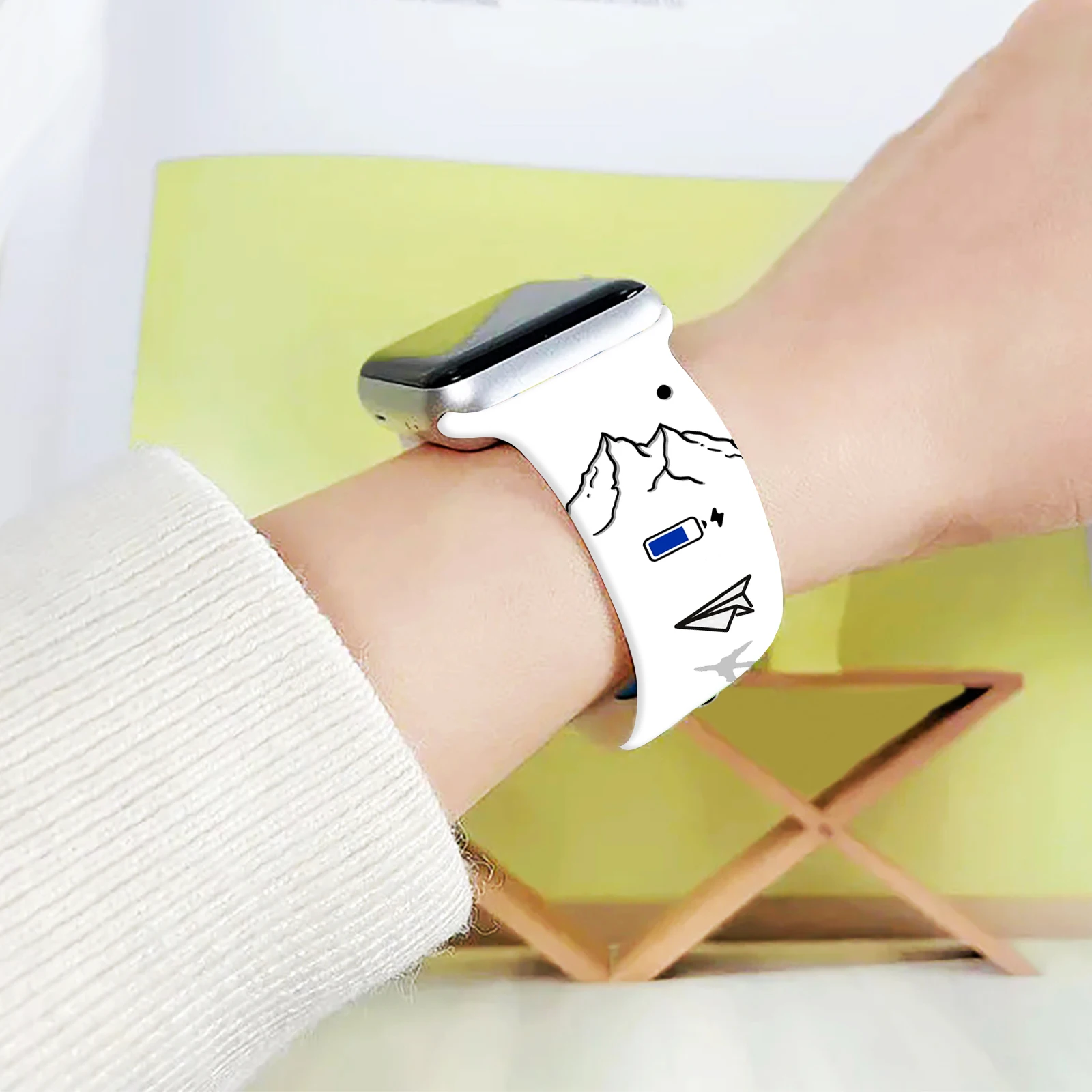 심플 라인 프린트 스트랩 애플 워치 10 9 8용 실리콘 밴드 교체 가능한 팔찌 iWatch 46mm 44mm 42mm 41mm 시계줄
