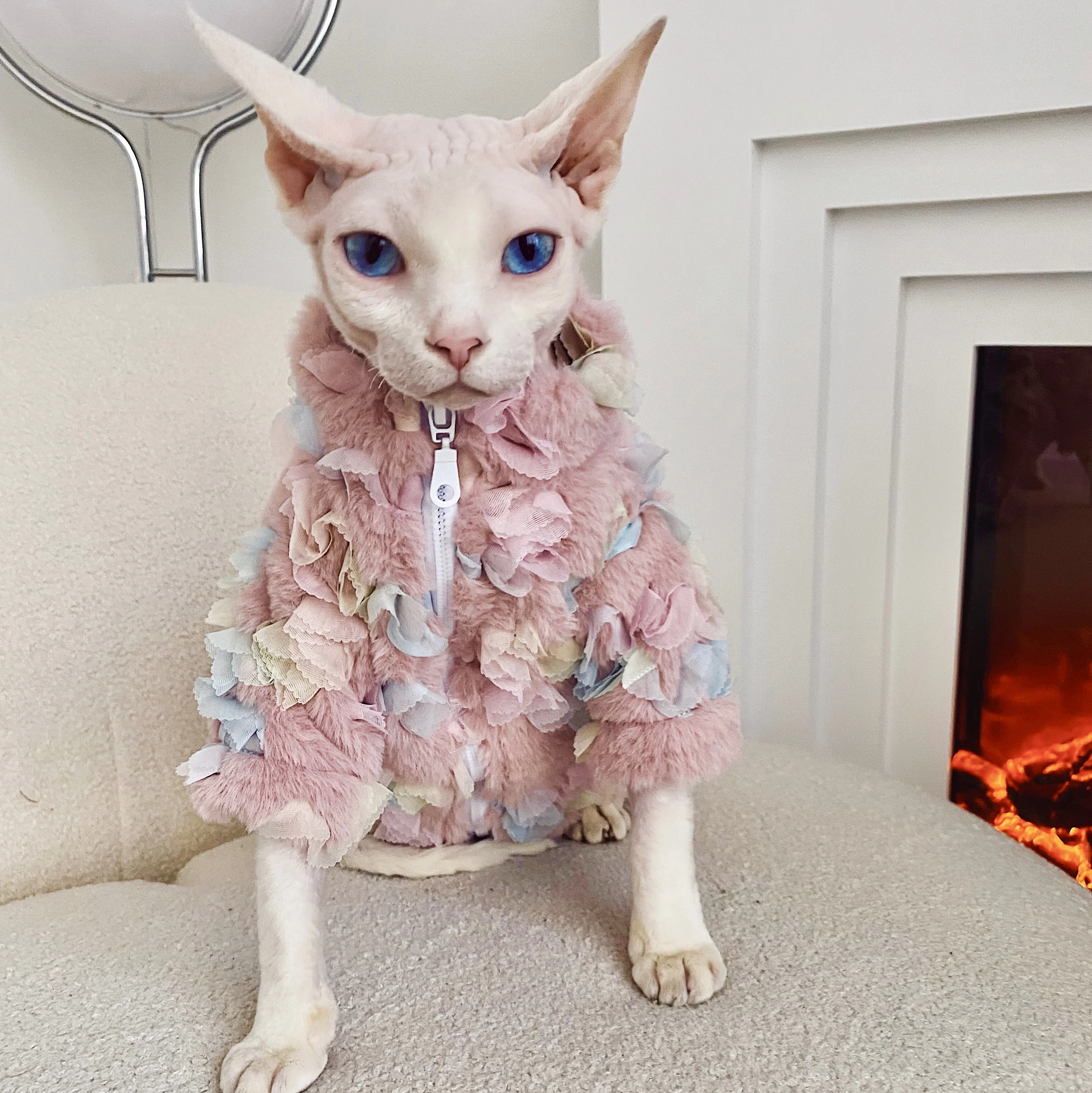 

Luxury Floral Cat Clothing Winter Sweater for Sphynx Cat Warm Plush Loungewear for Kittens Fancy Long Sleeves Suit for Devon Rex