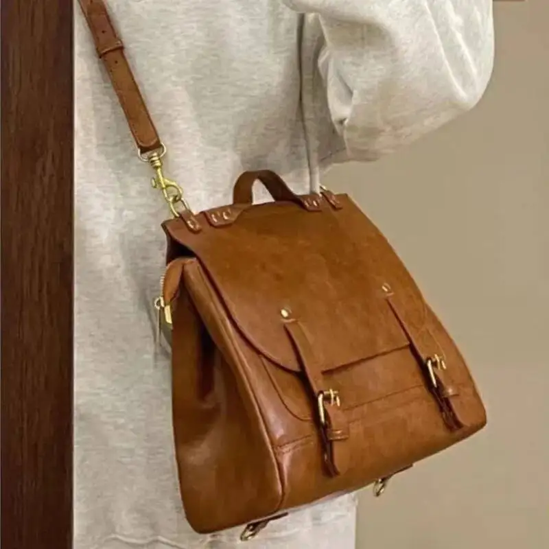 Retro Studded Backpack Women Academy Style Large Capacity Leather Messenger Ladies High End Multi Functional Crossbody Bag