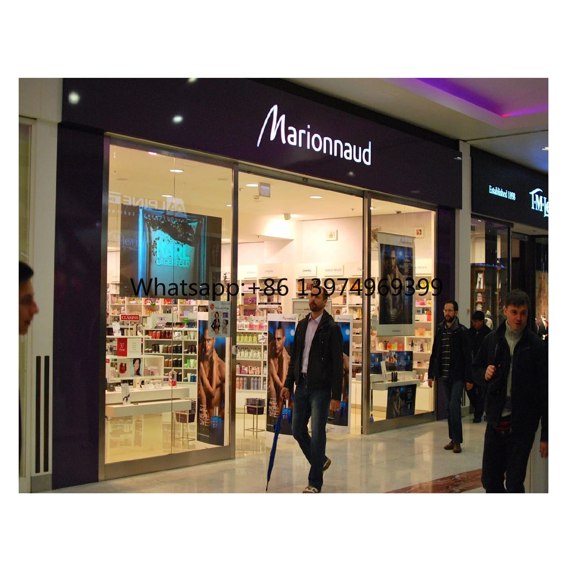 Holographic Advertising Foil & 3D Hologram with 88% Transmittance & 150 View Angle Portable for Shop Window Displays