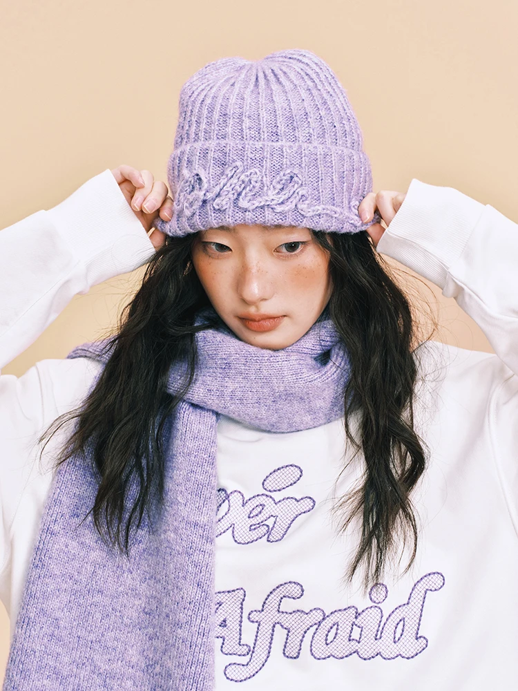 Echarpe-brodee-de-lettres-qui-souleve-la-chaleur-poincon-double-usage-anti-rides-entretien-echarpe-plus-chaude-pour-jeunes-femmes-en-hiver