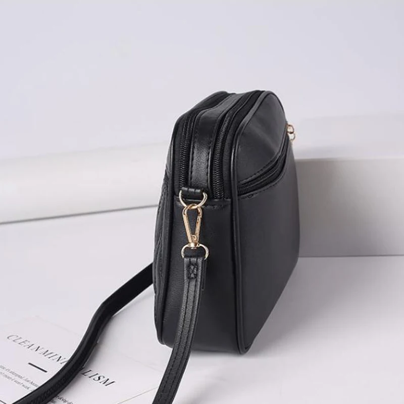 Large Capacity Three Zipper Crossbody Bag New Fashionable and Simple Diamond Shaped Shoulder Bag Monochrome Camera Bag