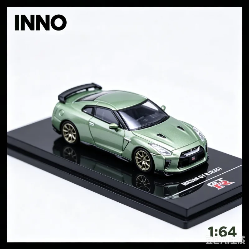 INNO1:64 NISSAN GTR (R35) die cast alloy car model for boys as a birthday gift and collectible souvenir.
