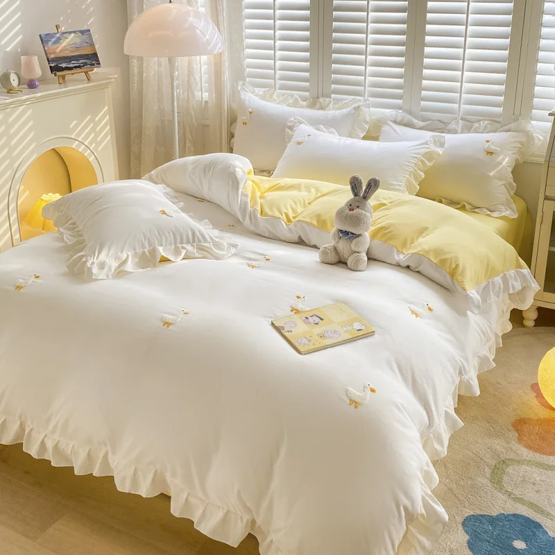 Cute Cartoon Embroidery 100% Cotton Bedding Sets Girly Style Non Fading Comfortable Comforter Set King Queen Bedclothes for Home